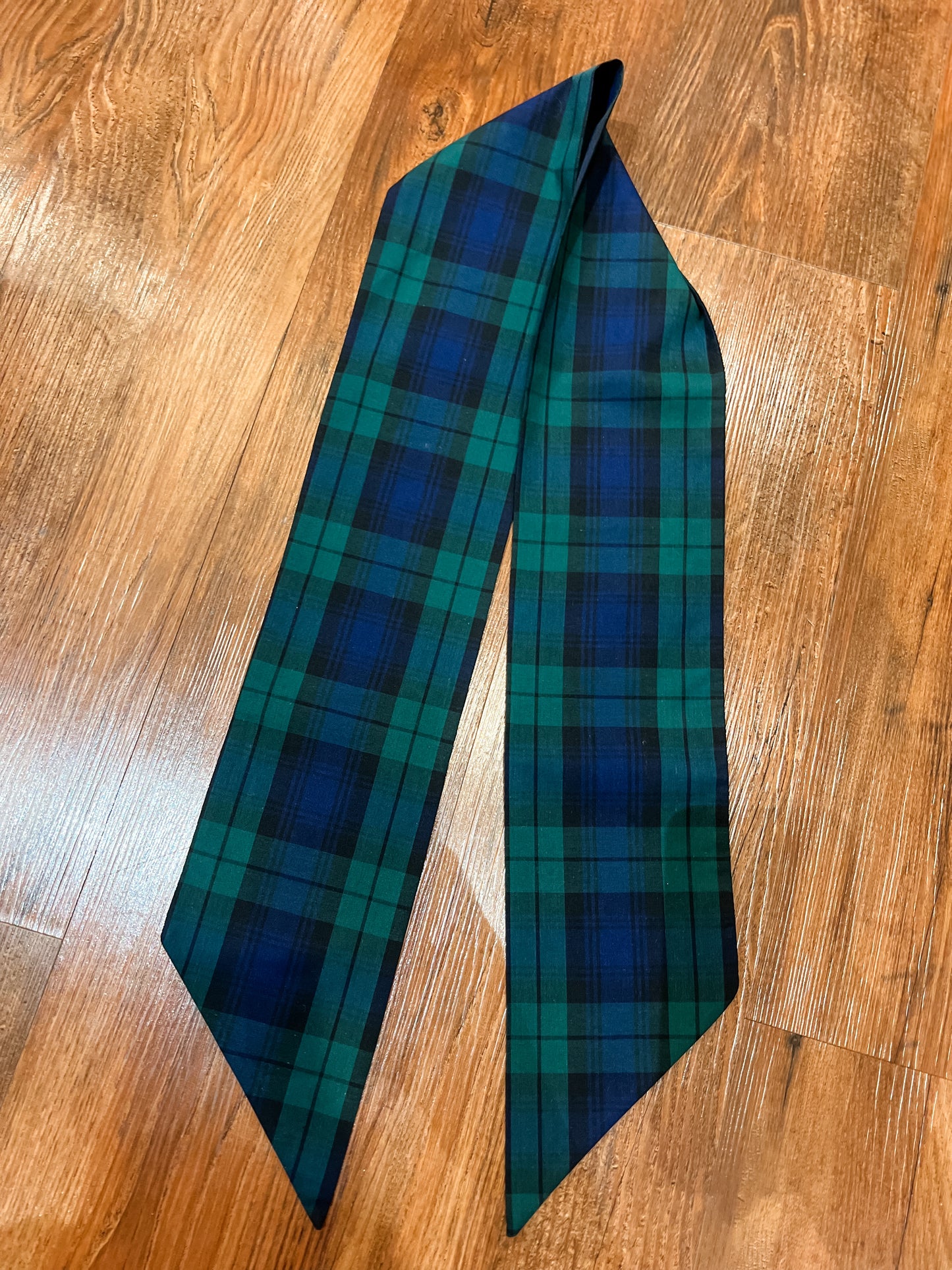 Holiday Plaid Wreath Sash - Navy Plaid