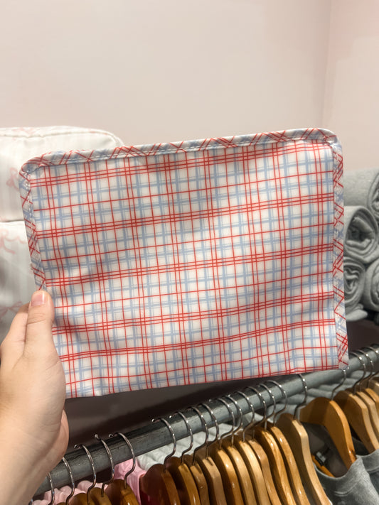 TRVL Roadie Large - Classic Plaid Red